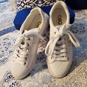 GBC Los Angles Women's White Sneakers /  Size 8M - NEW